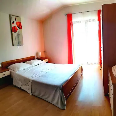House Manola Дом отдыха Ровинь